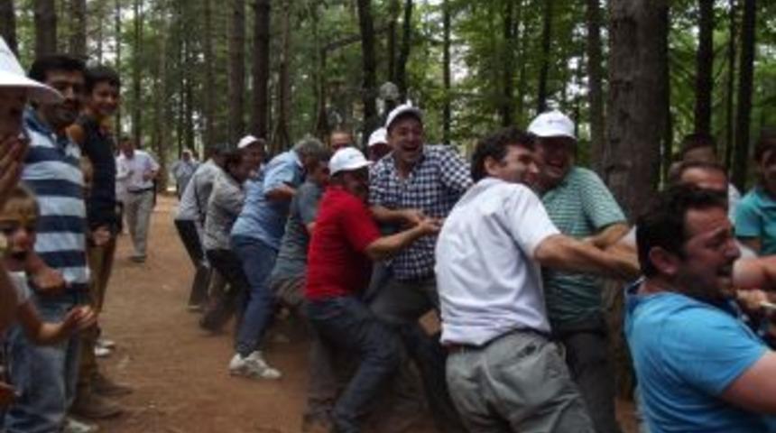 Termeli Iş&ccedil;iler D&uuml;zenlenen Piknikte Doyasıya Eğlendi