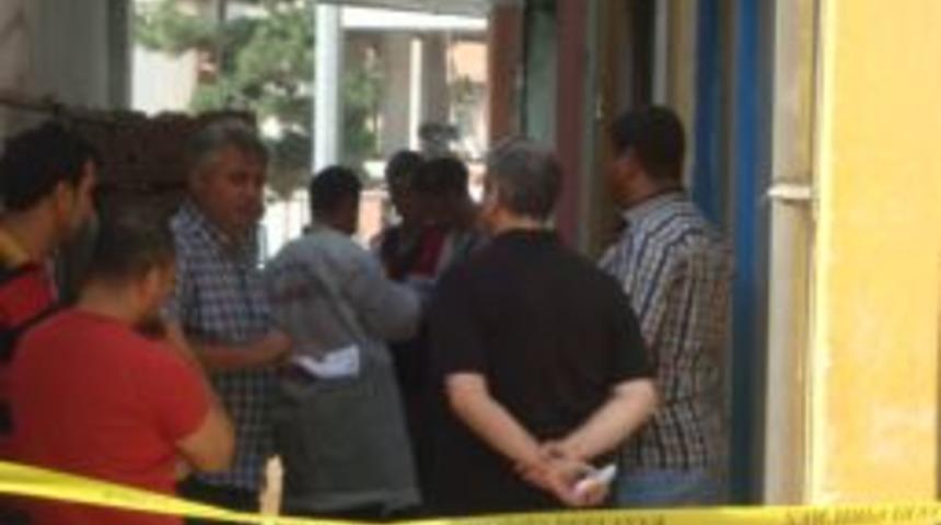 Kadın Boğazı Kesilmiş Halde Bulundu