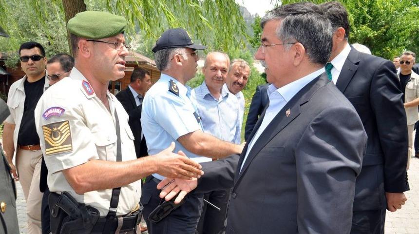 Milli Savunma Bakanı Dursunbey'de