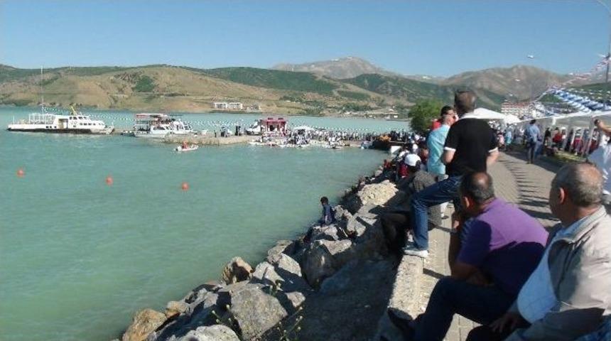 Van G&ouml;l&uuml;'nde Dragon Yarışı