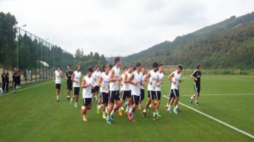 Beşiktaş Yeni Sezon I&ccedil;in Topbaşı Yaptı