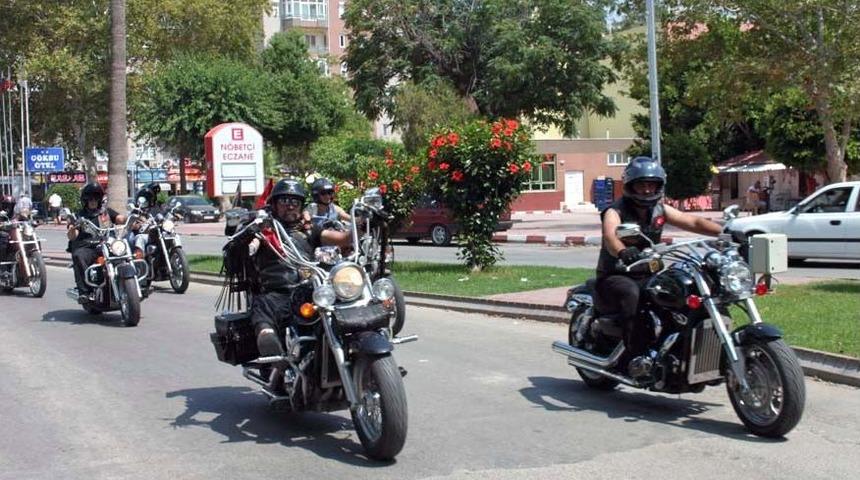 Motosikleti En Yavaş Kullanan Kask &Ouml;d&uuml;l&uuml;n&uuml; Kaptı