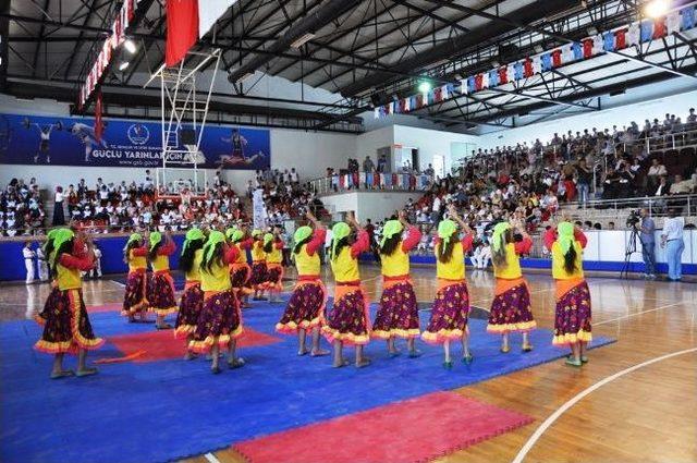 Düzce’de Yaz Spor Okulları Görkemle Açıldı