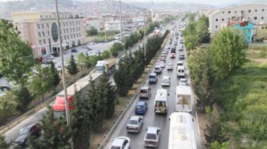 Yahya Kaptan'a K&ouml;pr&uuml;l&uuml; Kavşak