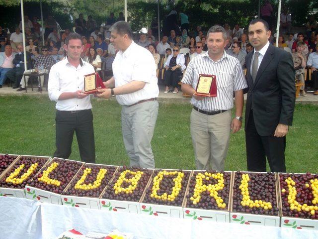 Uluborlu Kiraz Festivali'nin 37.'si Büyük Bir Coşkuyla Gerçekleştirildi