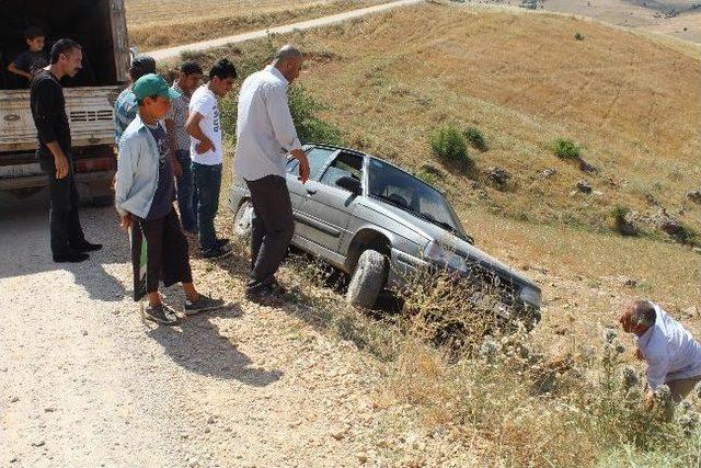 Köyün Bozuk Yolları Kazalara Neden Oluyor