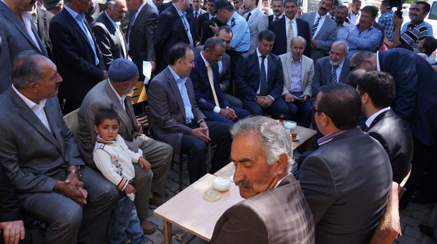 Vali Altıparmak, Tekman&rsquo;da 4 Kur&rsquo;an Kursunun A&ccedil;ılışını Yaptı