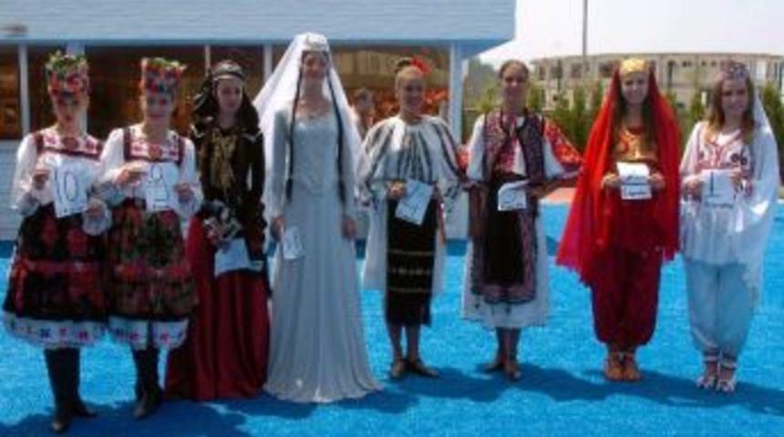 Kozlu&rsquo;da Festival G&uuml;zeli Bulgar Kızı Sabahat Ahmet Oldu