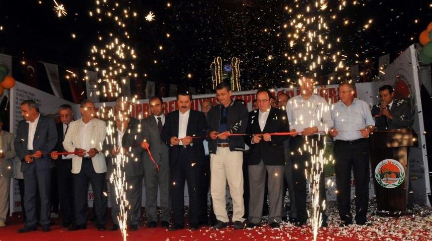 Parkların A&ccedil;ılışına Katılan Bakan &Ccedil;elik'ten Gezi Parkı'na G&ouml;nderme