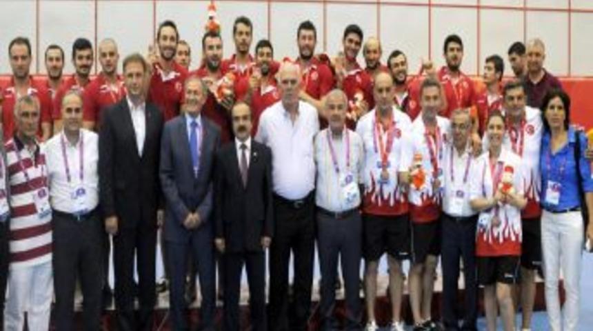 Erkek Hentbolcular Tarih Yazdı