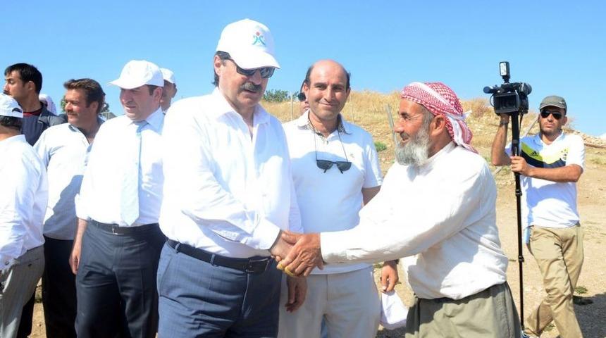 Bakan &Ccedil;elik: Lice Olayları Barışa Engel Olamaz