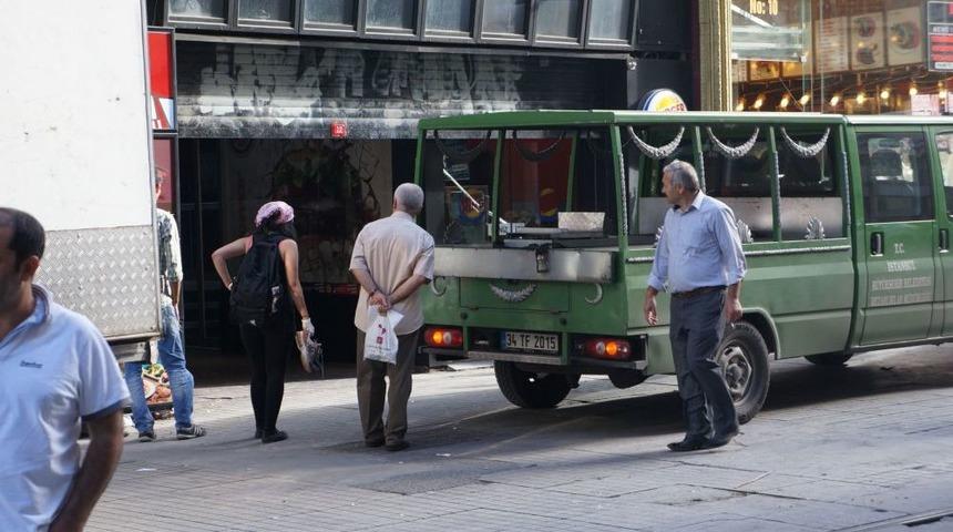 İş hanının 4'&uuml;nc&uuml; katından d&uuml;şerek &ouml;ld&uuml;