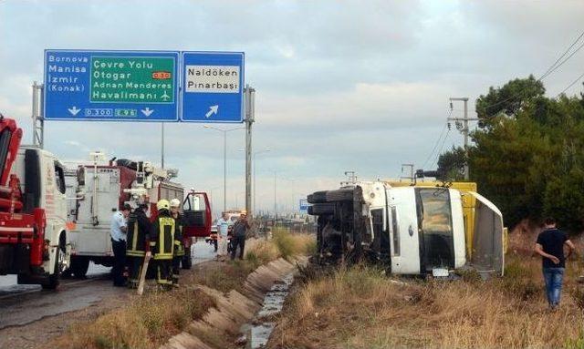 İzmir’de Trafik Kazası : 1 Ölü , 1 Yaralı