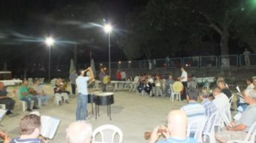 İznik Mehteran'ın ilk g&ouml;sterisi festivalde