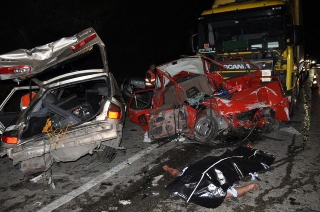 Tekirdağ&rsquo;da trafik kazası : 1 &ouml;l&uuml;, 15 yaralı