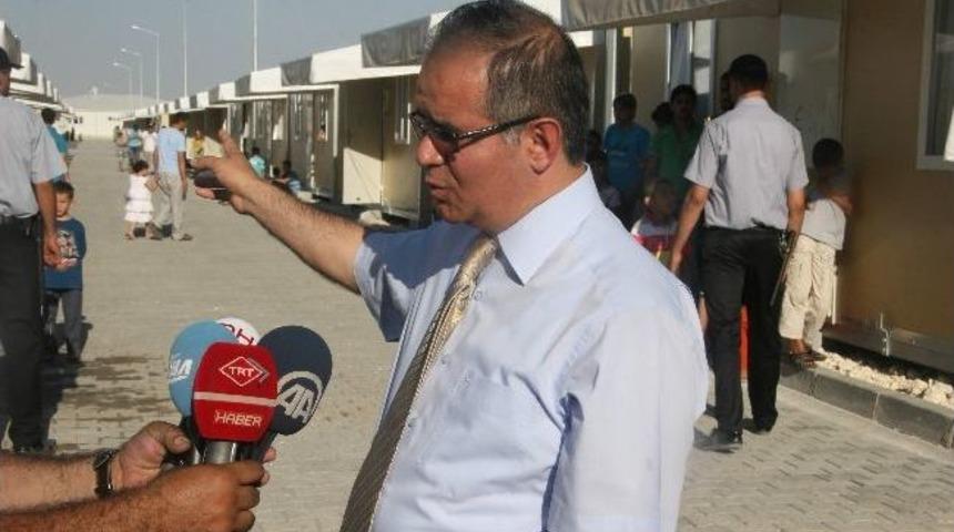 Suriyeliler, İ&ccedil;in Ge&ccedil;ici Kabul Merkezi Oluşturuluyor