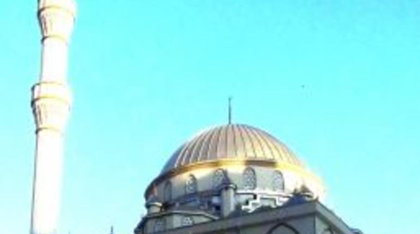 Deprem Sonrası G&uuml;&ccedil;lendirilen Camiler İbadete A&ccedil;ıldı