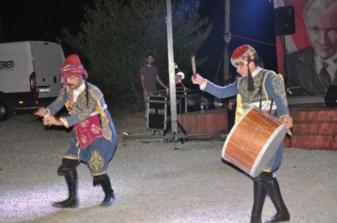 Geleneksel Kiraz Festivali Eğlenceli Ge&ccedil;ti
