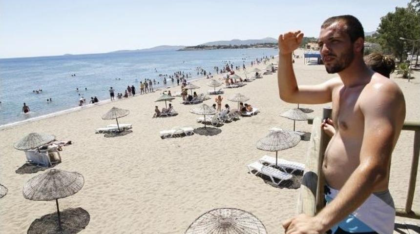 Kadınlar Denizde Cankurtaran N&ouml;bette