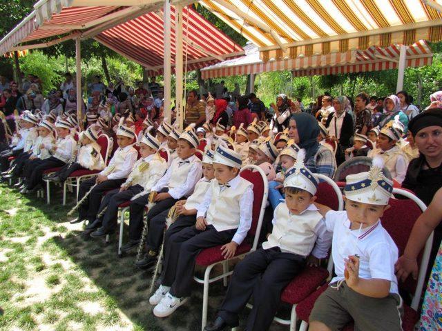 Boyabat Belediyesi'nin Sünnet Şöleninde 165 Çocuk Sünnet Oldu