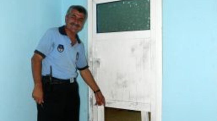 Zabıta Karakolunu Soydular