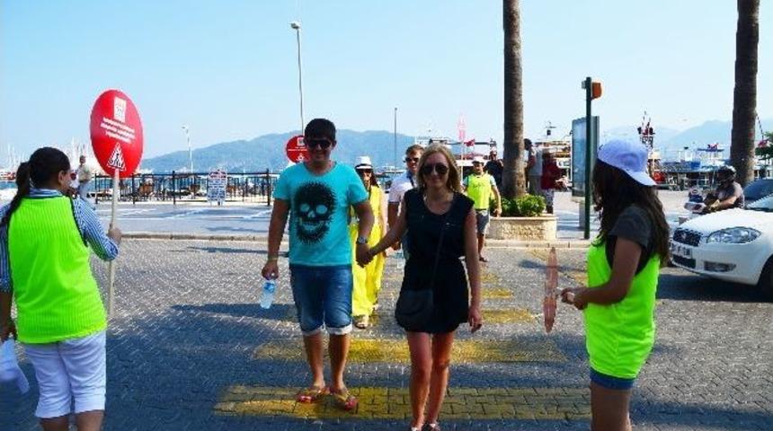 Marmaris'te Yayalara Yol Ver Kampanyası