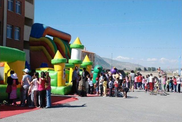 Bitlis’te 1. Çocuk Şenlikleri