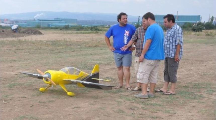 Kartepe Semalarını Model U&ccedil;aklar Renklendirdi