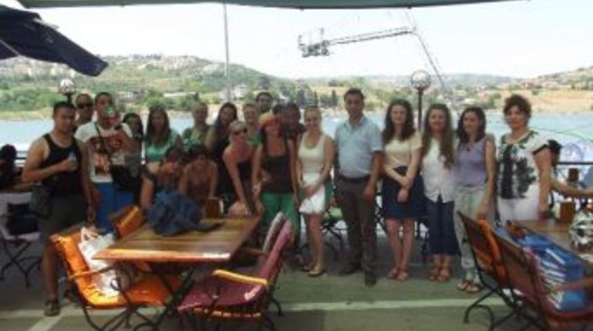 İşitme Engelliler İçin İzmit’e Geldiler