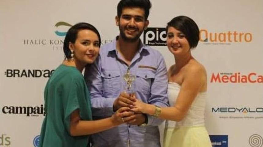 Er&uuml; İletişim Fak&uuml;ltesi'ne Bir &Ouml;d&uuml;l Daha