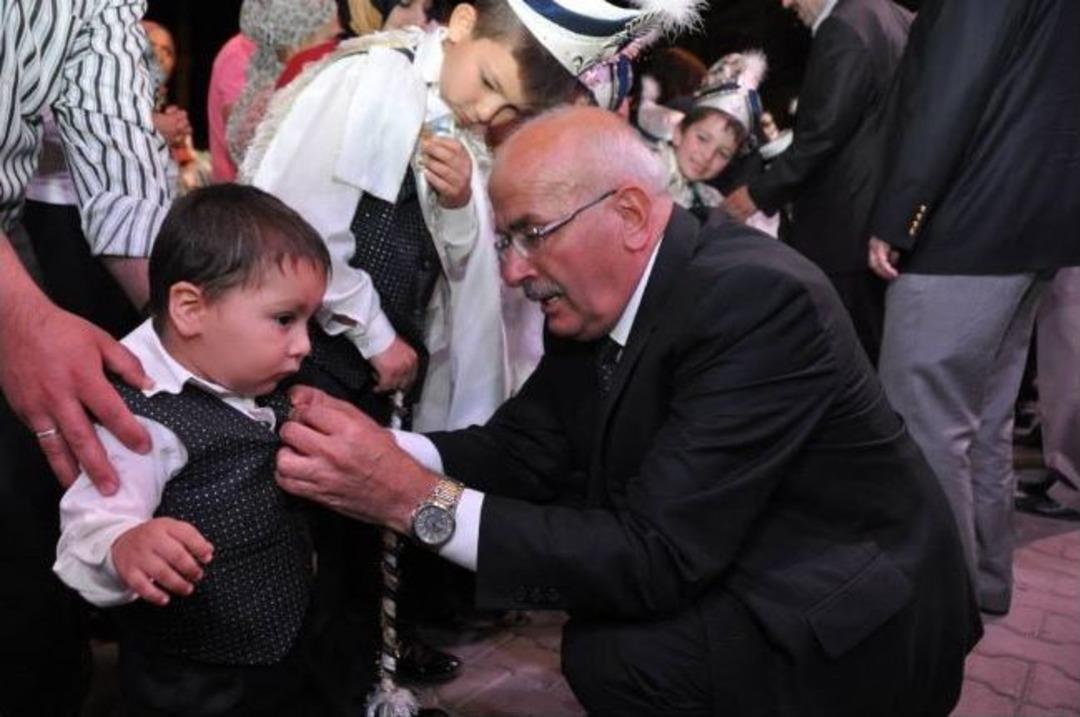 &Uuml;rg&uuml;p Belediyesi 5. S&uuml;nnet Ş&ouml;leninde Oğuz Yılmaz Sahne Aldı