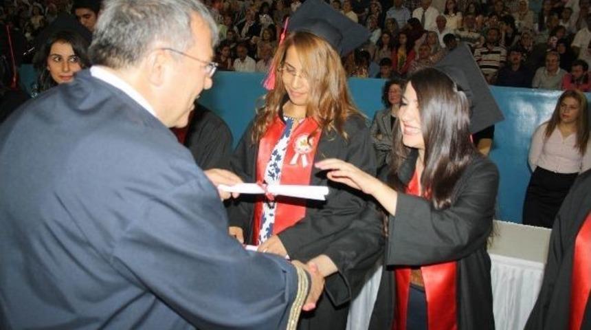 Er&uuml; İibf 31. D&ouml;nem Mezunlarını Verdi