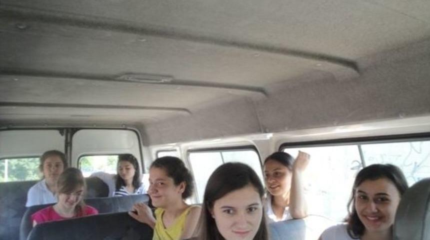 Gen&ccedil;ler Doğa Kampına Gitti