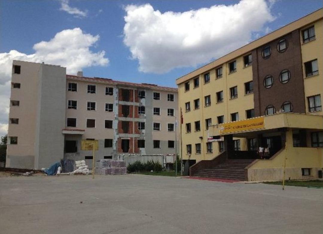 Akhisar&rsquo;da Kız &Ouml;ğrencilerine Yeni Yurt