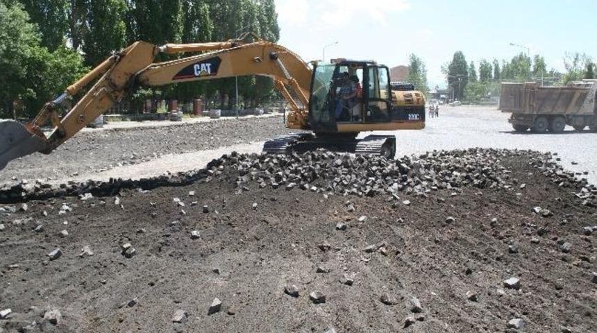 Kars Cumhuriyet Meydanı Adına Yakışır Hale Getirilecek