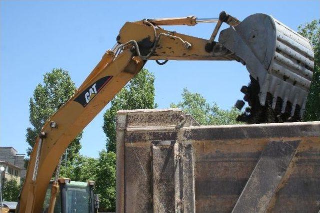 Kars Cumhuriyet Meydanı Adına Yakışır Hale Getirilecek 2