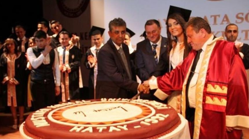 Hatay MK&Uuml;'n&uuml;n Ilk Doktorları Mezun Oldu