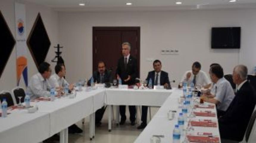 Gıda G&uuml;venliği Konusu Rekt&ouml;rlerin G&uuml;ndeminde