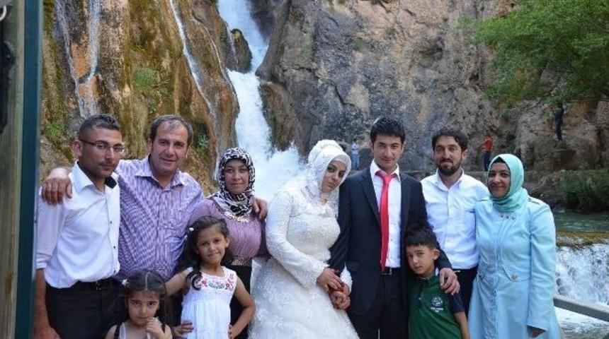 Evlenen &Ccedil;iftlerin Uğrak Yeri G&uuml;npınar Şelalesi