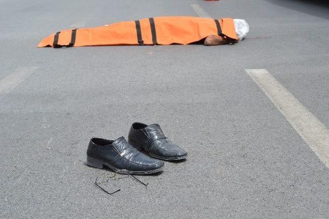 Afyonkarahisar&rsquo;da Trafik Kazası: 1 &Ouml;l&uuml; 3