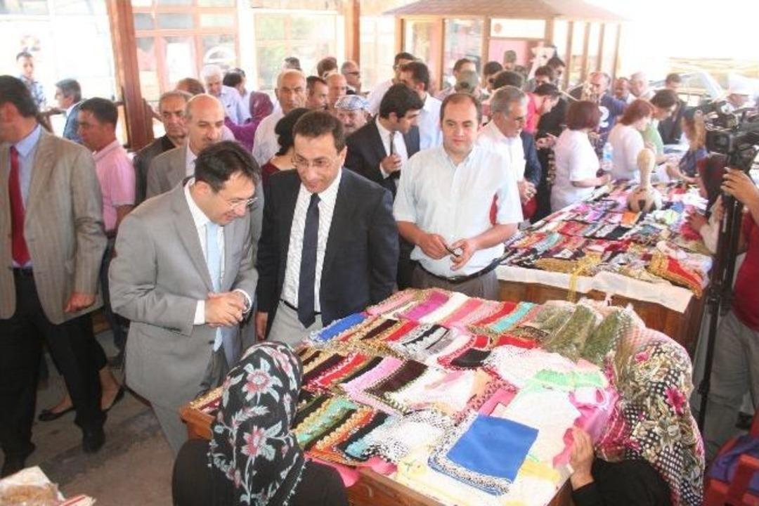 Kemaliye Şenlikleri T&uuml;m Hızıyla S&uuml;r&uuml;yor