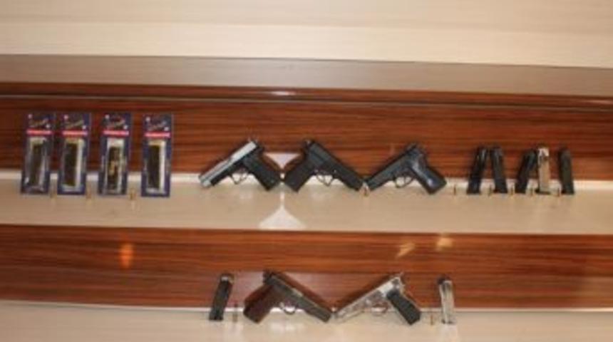 Gaziantep&rsquo;te 5 Ruhsatsız Tabanca Ele Ge&ccedil;irildi