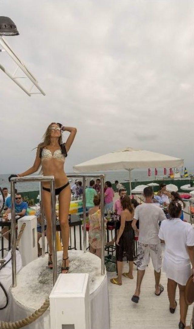 Konyaaltı&rsquo;nda Plaj Partısı 2