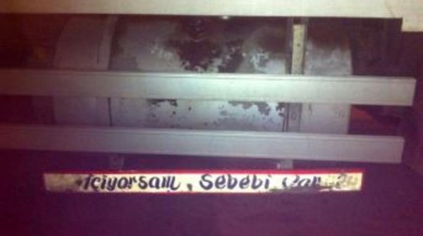 Kamyonun Benzin Deposunda G&uuml;ld&uuml;ren Yazı