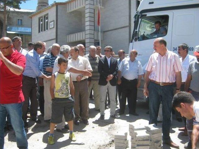 Sümer Mahallesinde İlk Parke Dualarla Konuldu