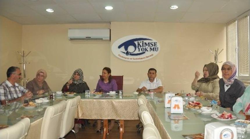 Vali Turhan'ın Eşinden Yardım Derneği'ne Ziyaret