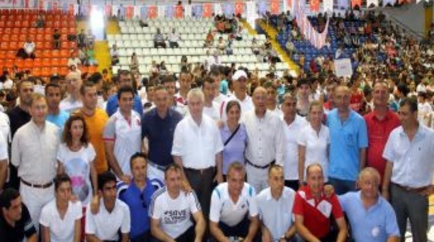 D&ouml;şemealtı'nda Yaz Spor Okulları Ve Kursları A&ccedil;ıldı