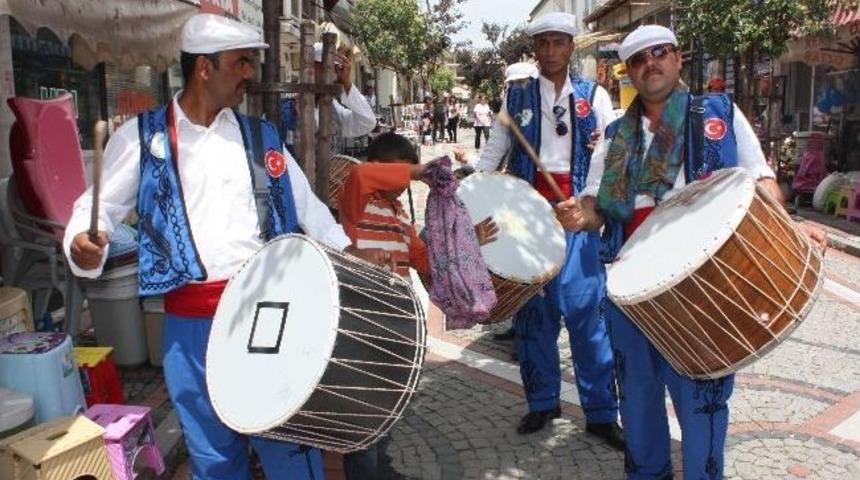 Davul-zurna Ekibi Esnafı Kırkpınar&rsquo;a Davet Etti