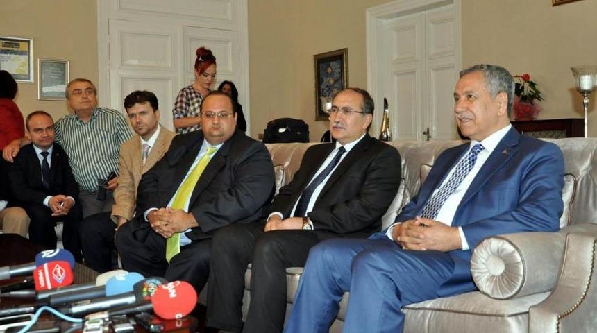 Başbakan Yardımcısı Arınç Manisa'da