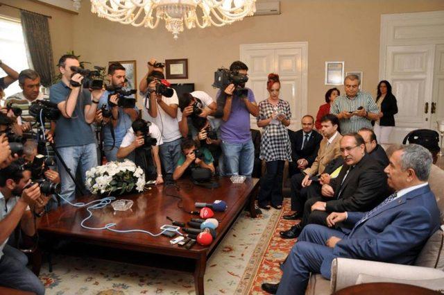 Başbakan Yardımcısı Arınç Manisa da 1